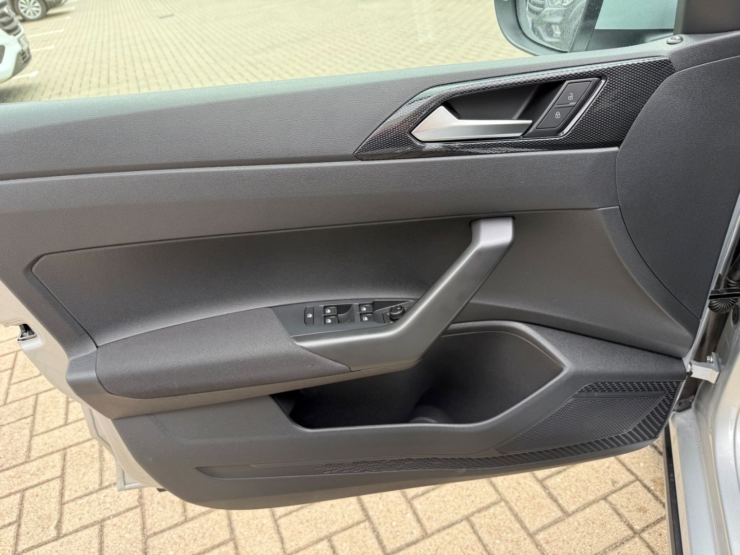 Fahrzeugabbildung Volkswagen Taigo Life Spring 1.0 TSI DSG Digitales Cockpit