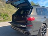 BMW X7 M50i Vollausstattung | 7 Sitzer | AHK | Sthz. - graue BMW X7 M50