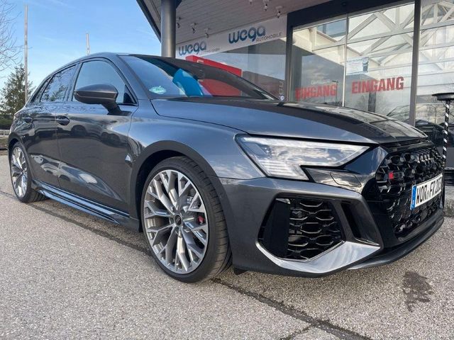 Audi RS3 Sportback/B&O/Pano/Matrix/RS-Sportabgasanl.