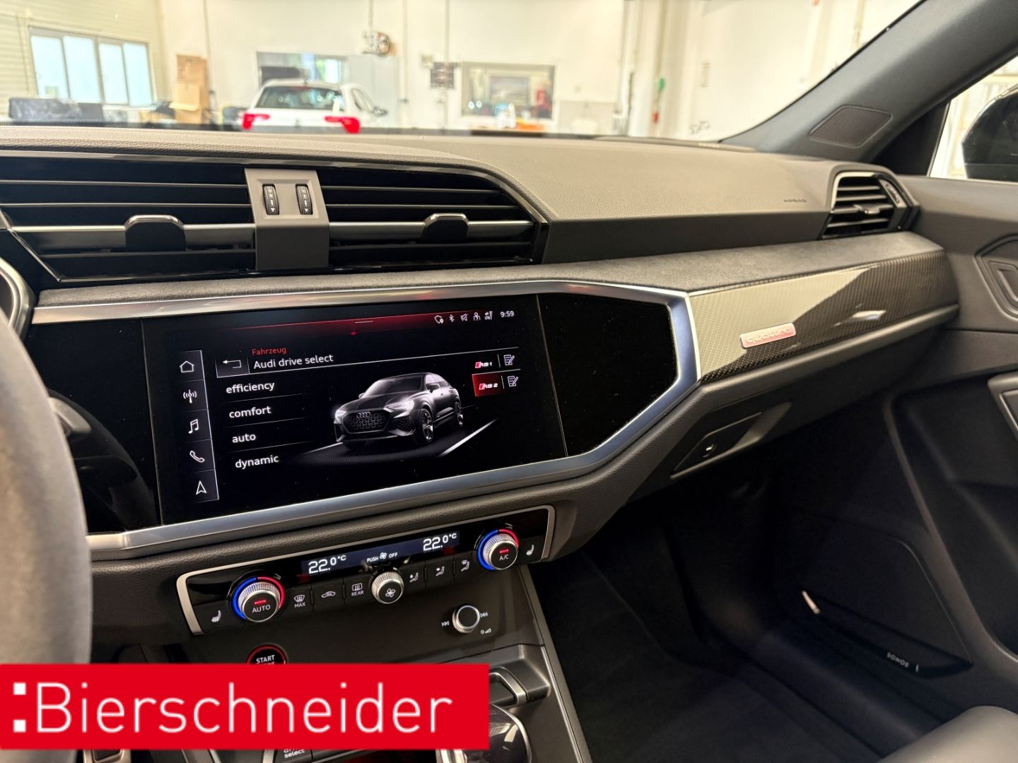 Audi RSQ3 - Bild 12
