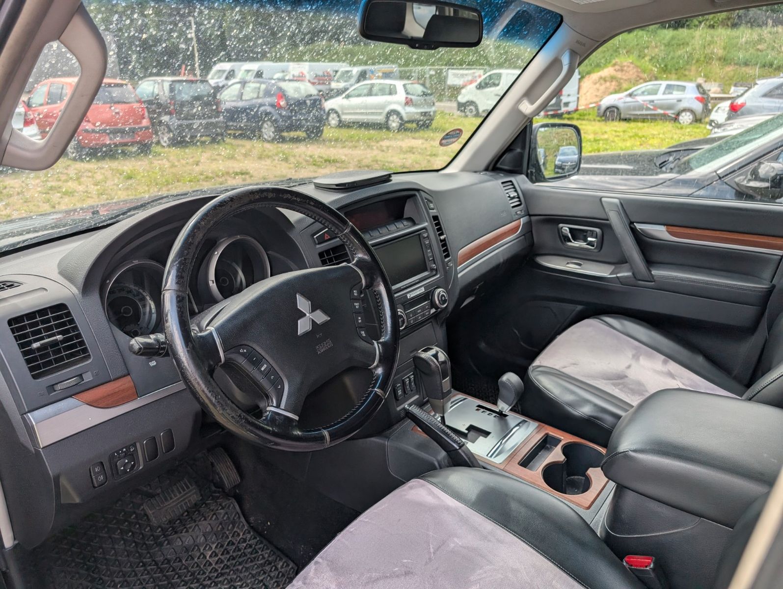 Fahrzeugabbildung Mitsubishi Pajero 3,2 DI-D Instyle Automatik