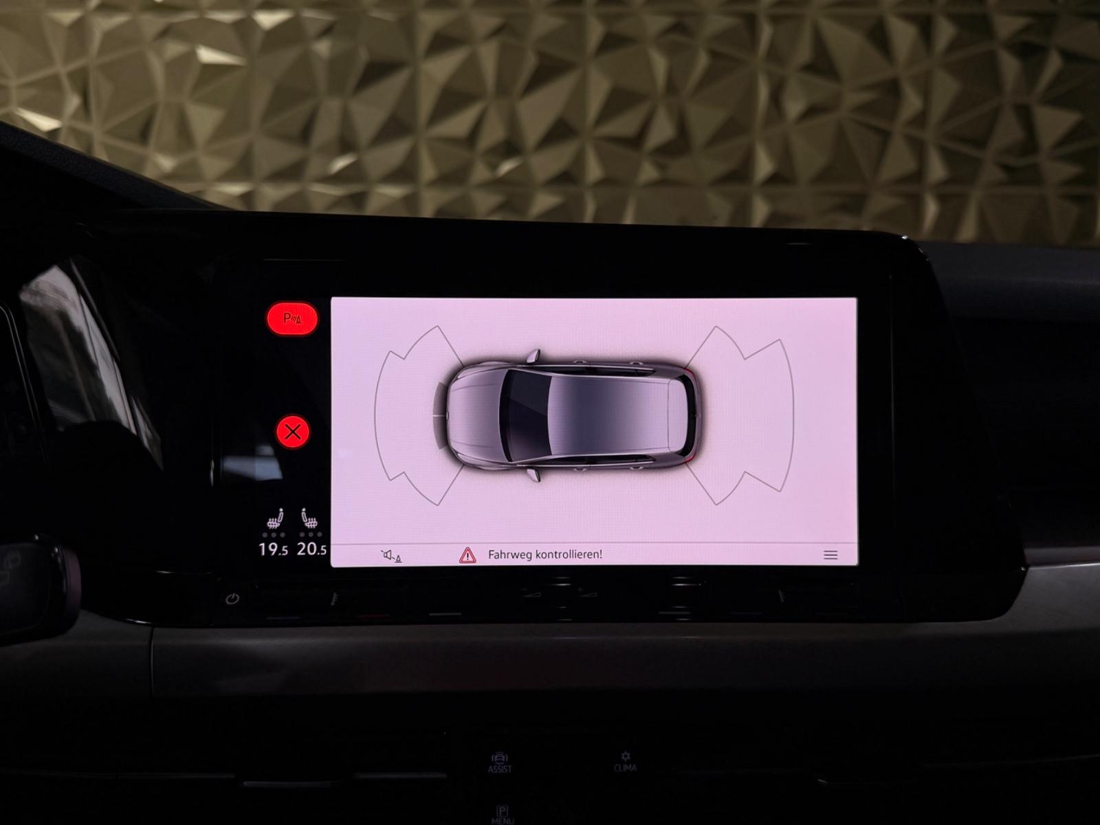 Volkswagen Golf VIII Lim. Life PANORAMA MASSAGE IQ.LIGHT, миниатюра 25