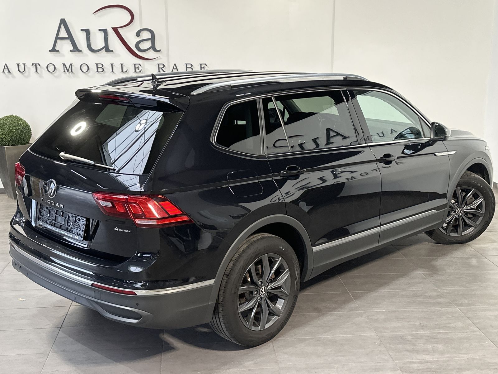Fahrzeugabbildung Volkswagen Tiguan Allspace Life 4Motion NAV+LED+AHK+KAM+ACC