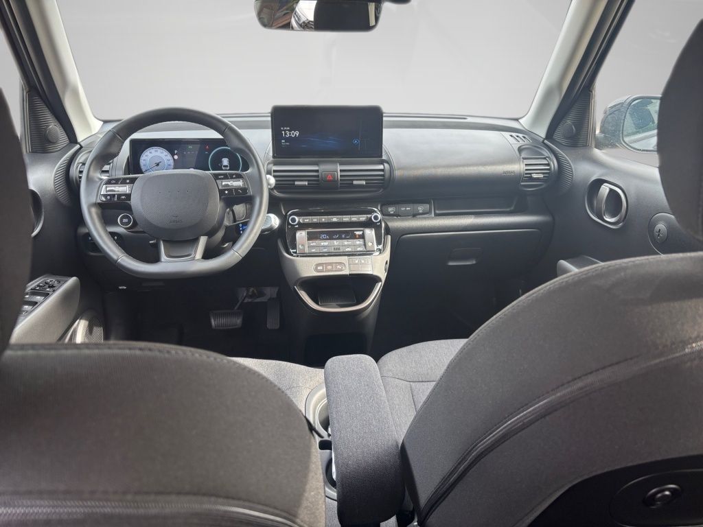 Fahrzeugabbildung Hyundai INSTER TREND ELEKTRO 2WD SHZ LHZ NAVI KAMERA PDC
