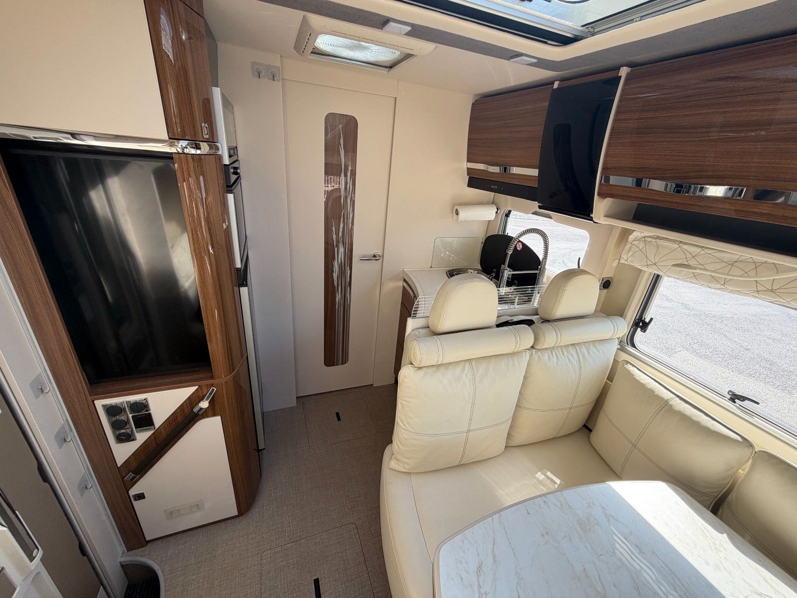 Fahrzeugabbildung Eura Mobil Contura 766 EB, Hubstützen, Solar, Backofen,...
