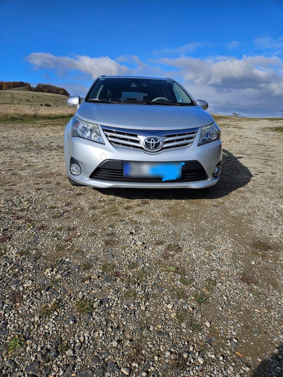 Toyota Avensis 2013 — photo 8