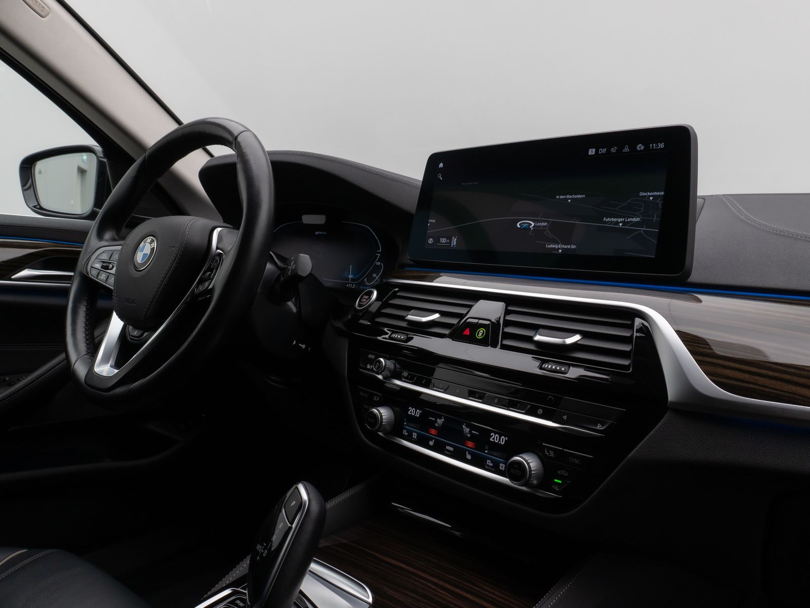 Fahrzeugabbildung BMW 530e xD LuxuryLine 360°Laser HUD DAB H/K ACC AHK