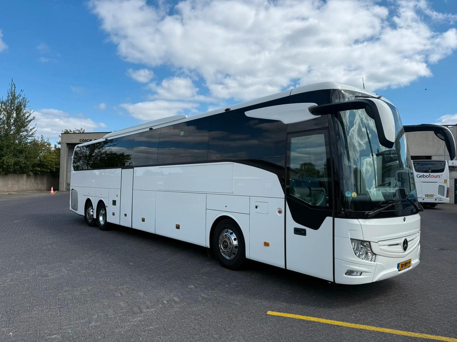 Mercedes-Benz Tourismo 17 RHD 410 03