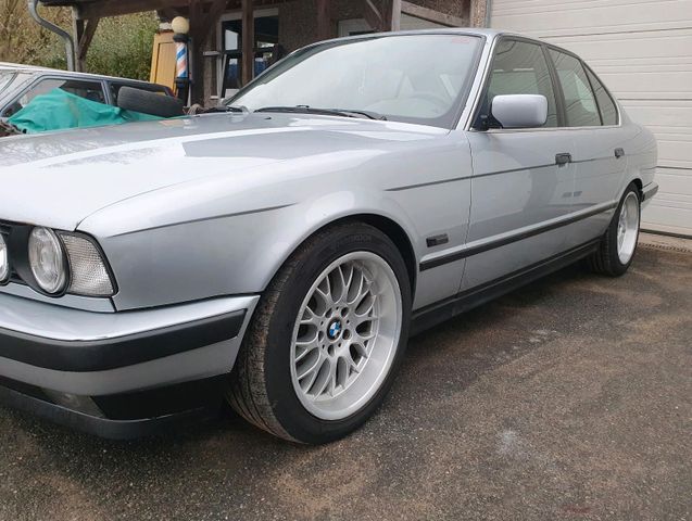 BMW E34 520i 8fach bereift Tüv Top Zustand