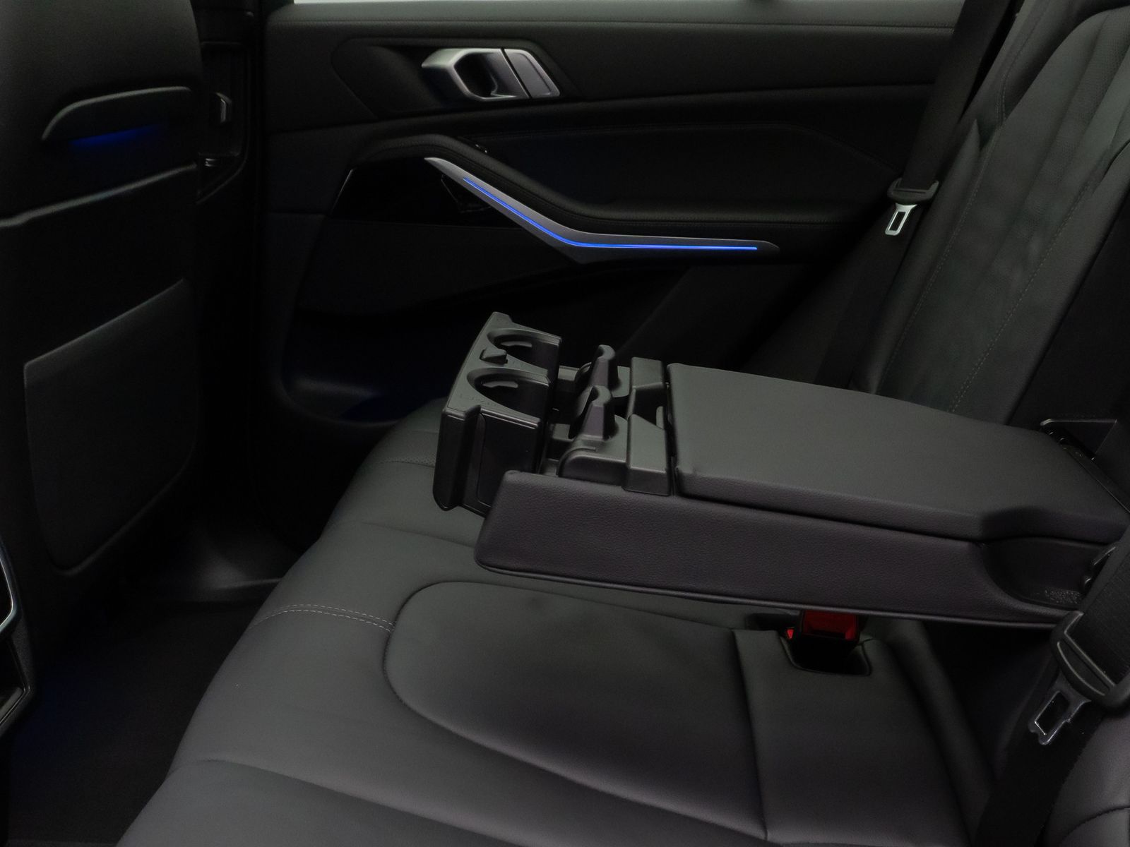 Fahrzeugabbildung BMW X5 xD30d M Sport Panorama 360°Laser HUD DAB HiFi