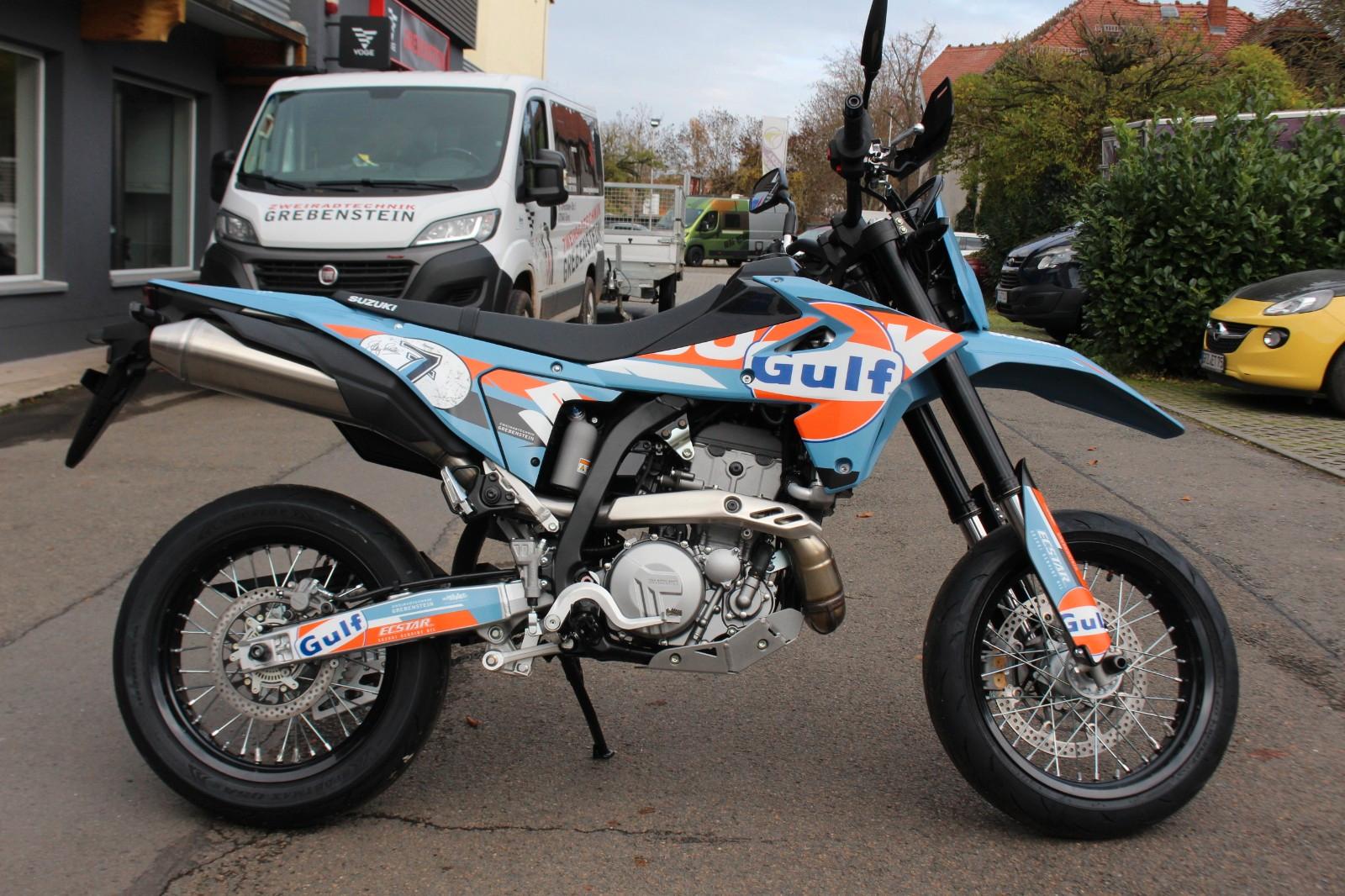 Suzuki DR-Z4SM "Gulf" Edition