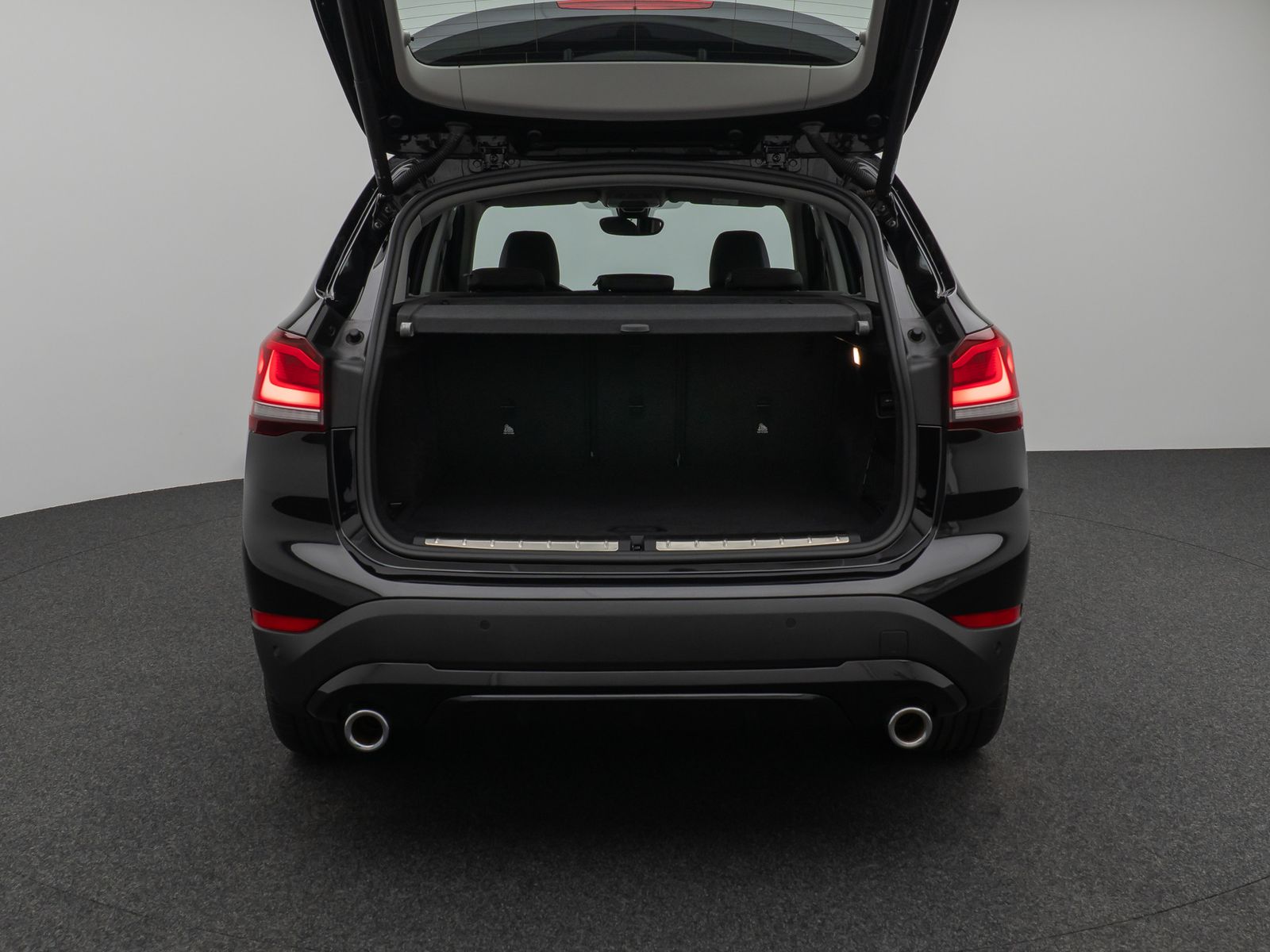 Fahrzeugabbildung BMW X1 sD20i SportLine Parkassistent Lordos DAB LED