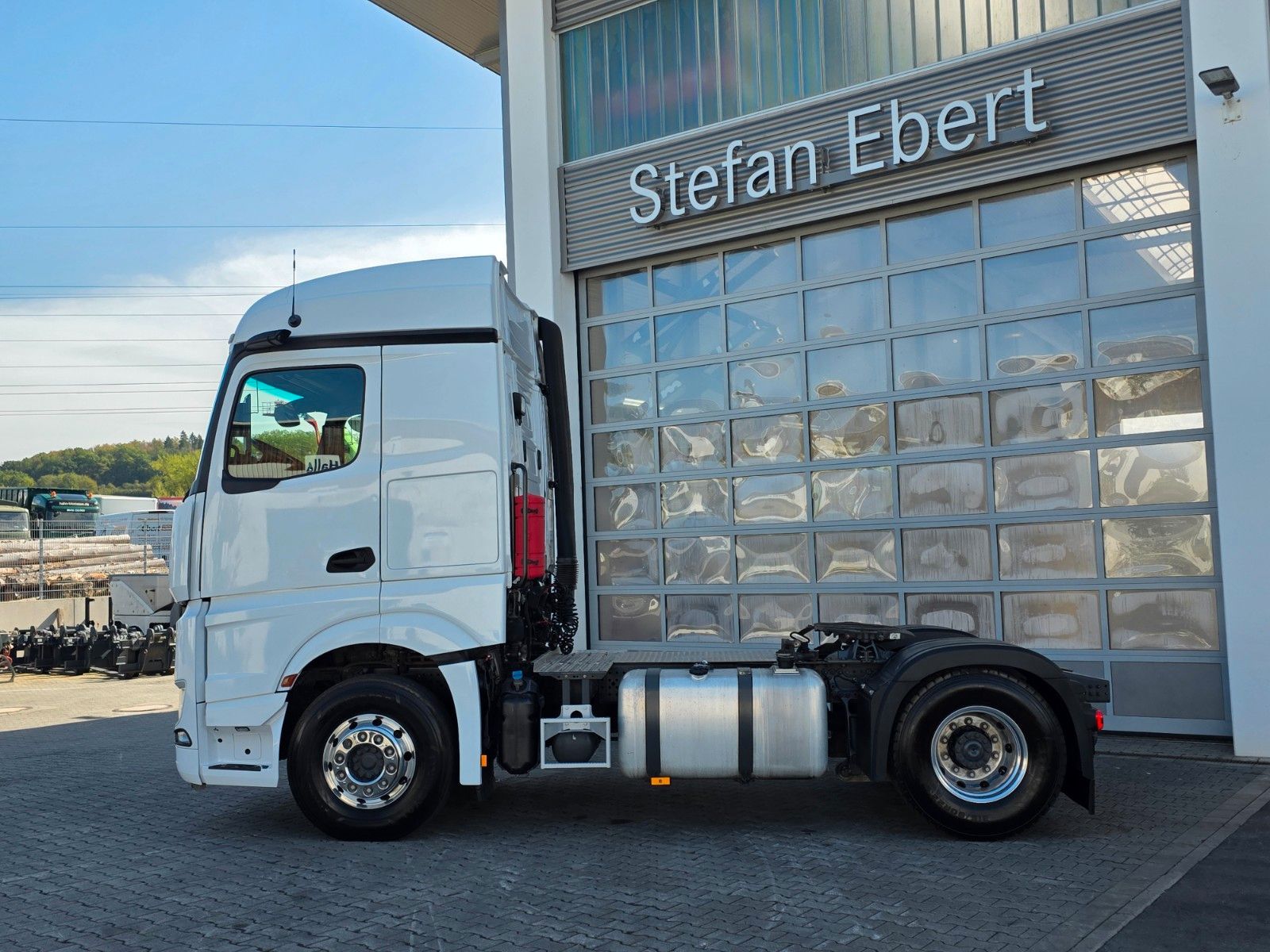 Fahrzeugabbildung Mercedes-Benz Actros 1846 LS Hydraulik, ADR, 2 x Nebenantrieb