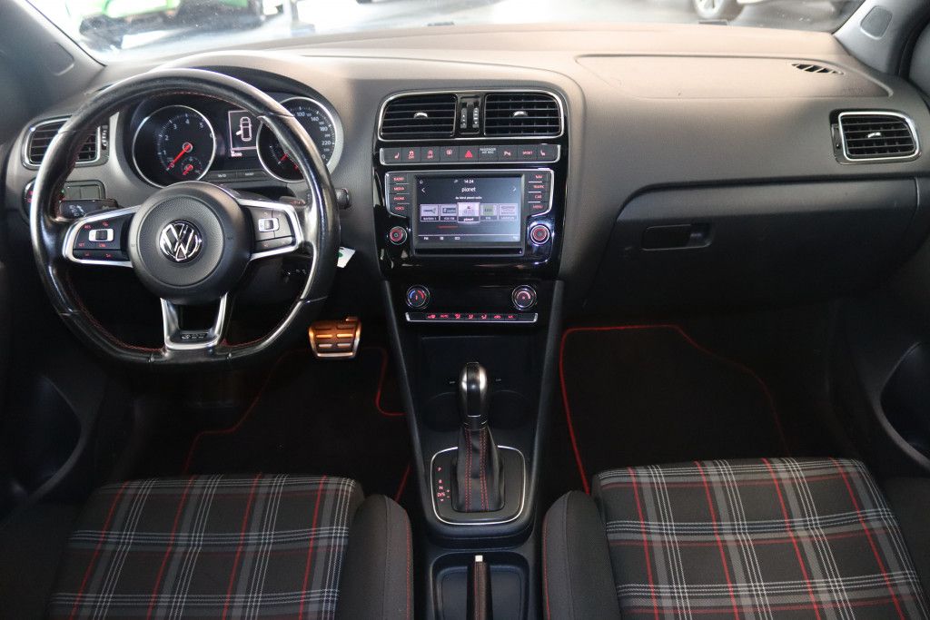 Fahrzeugabbildung Volkswagen Polo 1.8 TSI GTI DSG-Navi-LED-PDC-Klimaa.-Tempo.