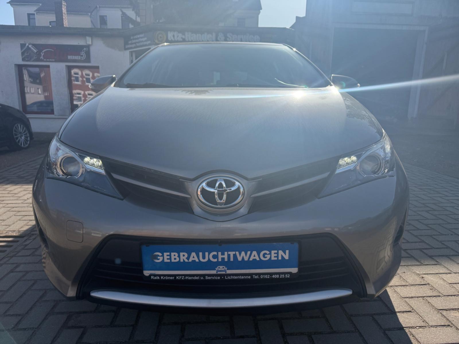 Toyota Auris Cool