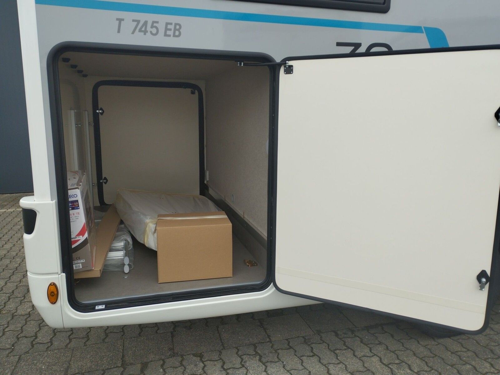 Fahrzeugabbildung Forster T F745 EB LTE,Solar,Markise,Lithium,Hubbett