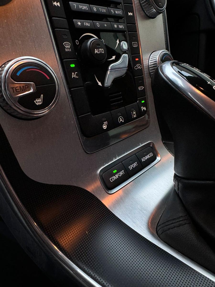 Volvo V60 2015 — photo 5