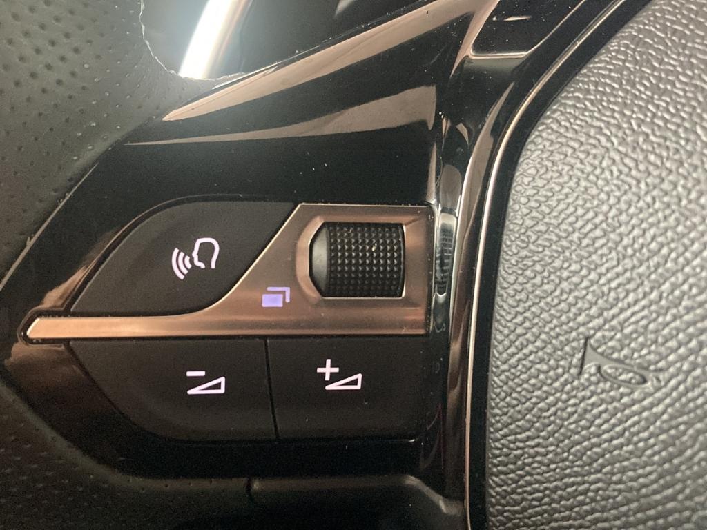 Peugeot 2008 Hybrid GT AT Shz Navi Kamera 360 PDC v+h