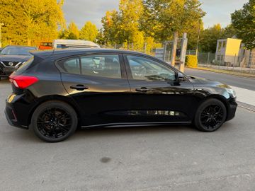 Ford Focus - 8