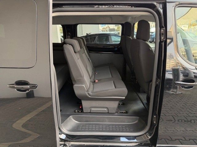 Fahrzeugabbildung Opel Vivaro Kombi 145PS 8-Sitzer/Kamera/Navi!