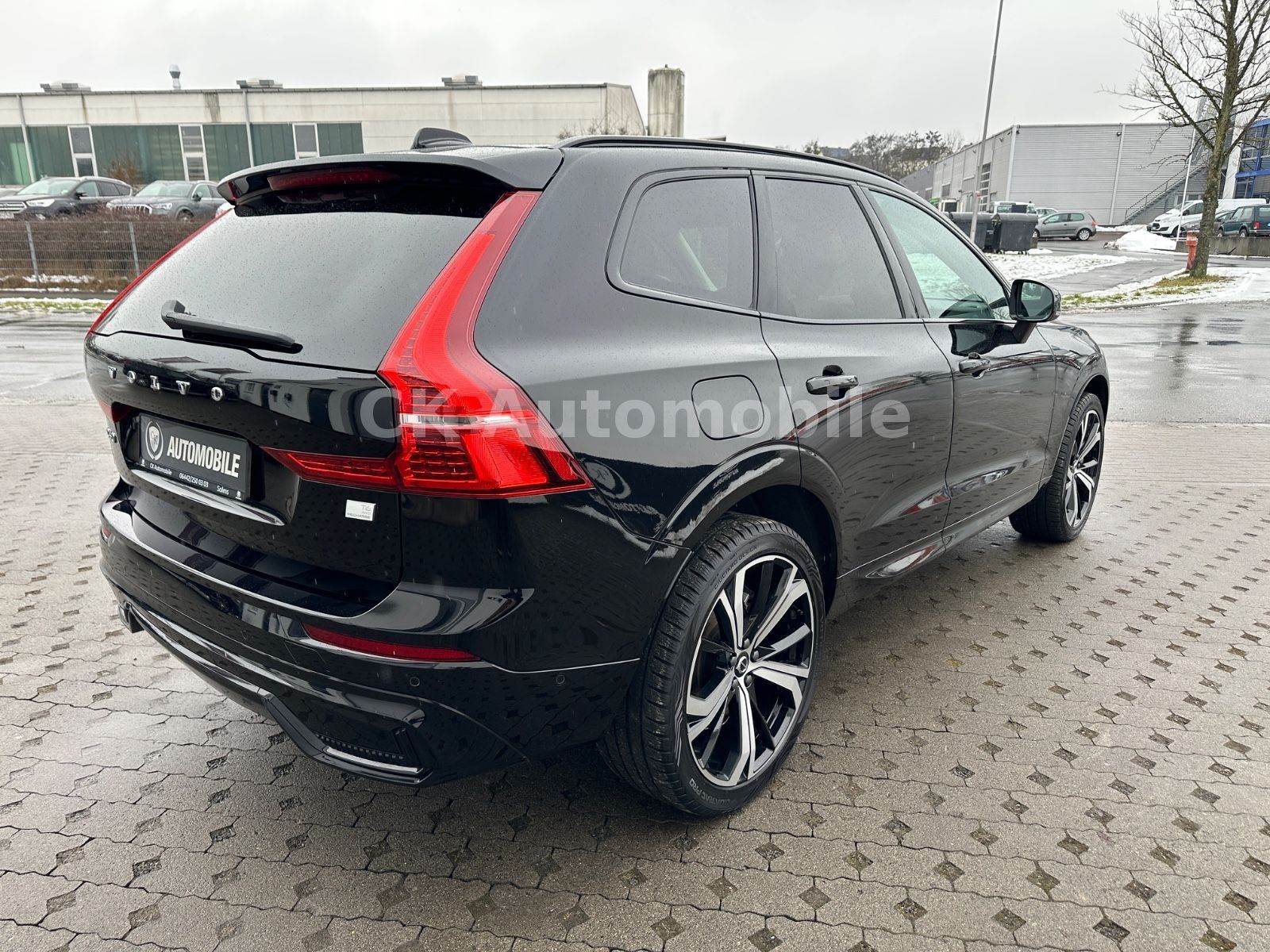 Fahrzeugabbildung Volvo XC60 T6 AWD Recharge Plus Dark/Pano/BLIS/AHK