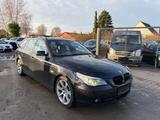 BMW 550i V8 270kw touring Aut Panorama - blaue BMW 550