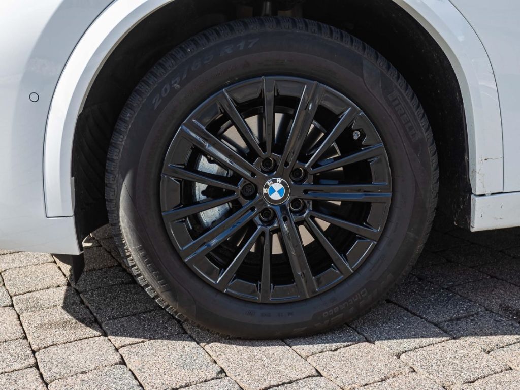BMW iX2 - Bild 6