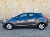 Hyundai i30 1.4 Classic *PDC*SHZ*KLIMA*8-FACH*1.HAND* - Hyundai i30: Classic