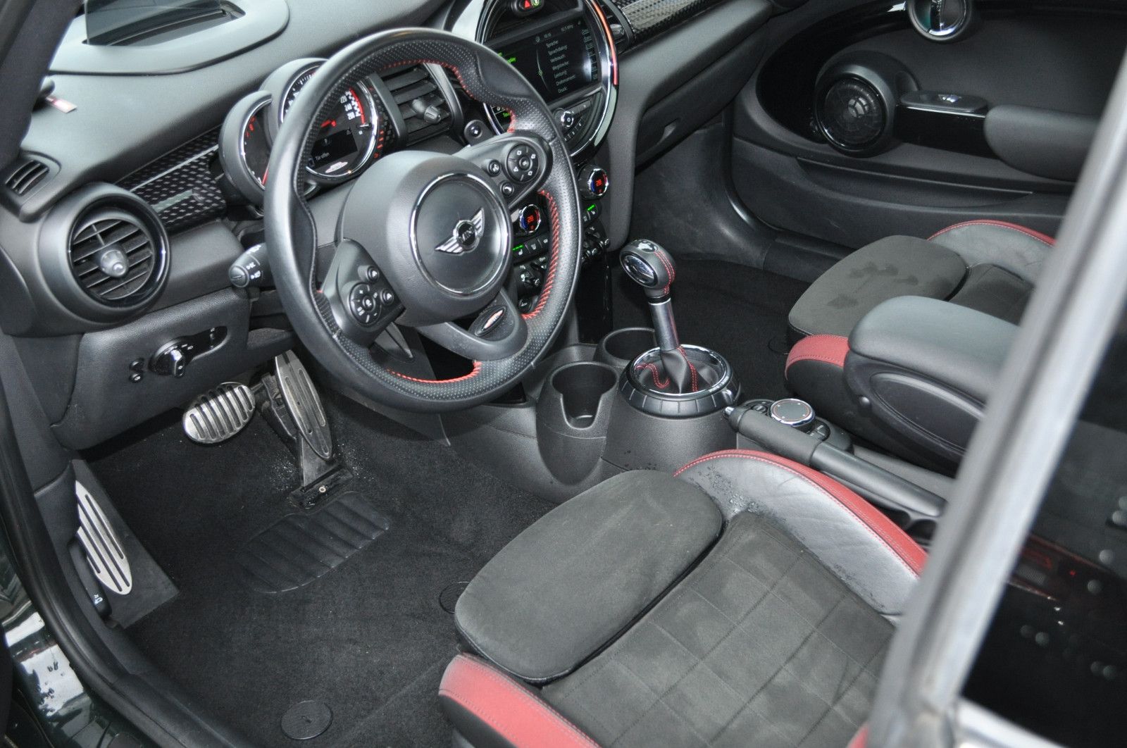 Fahrzeugabbildung MINI JOHN_COOPER_WORKS Vollausstattung JCW