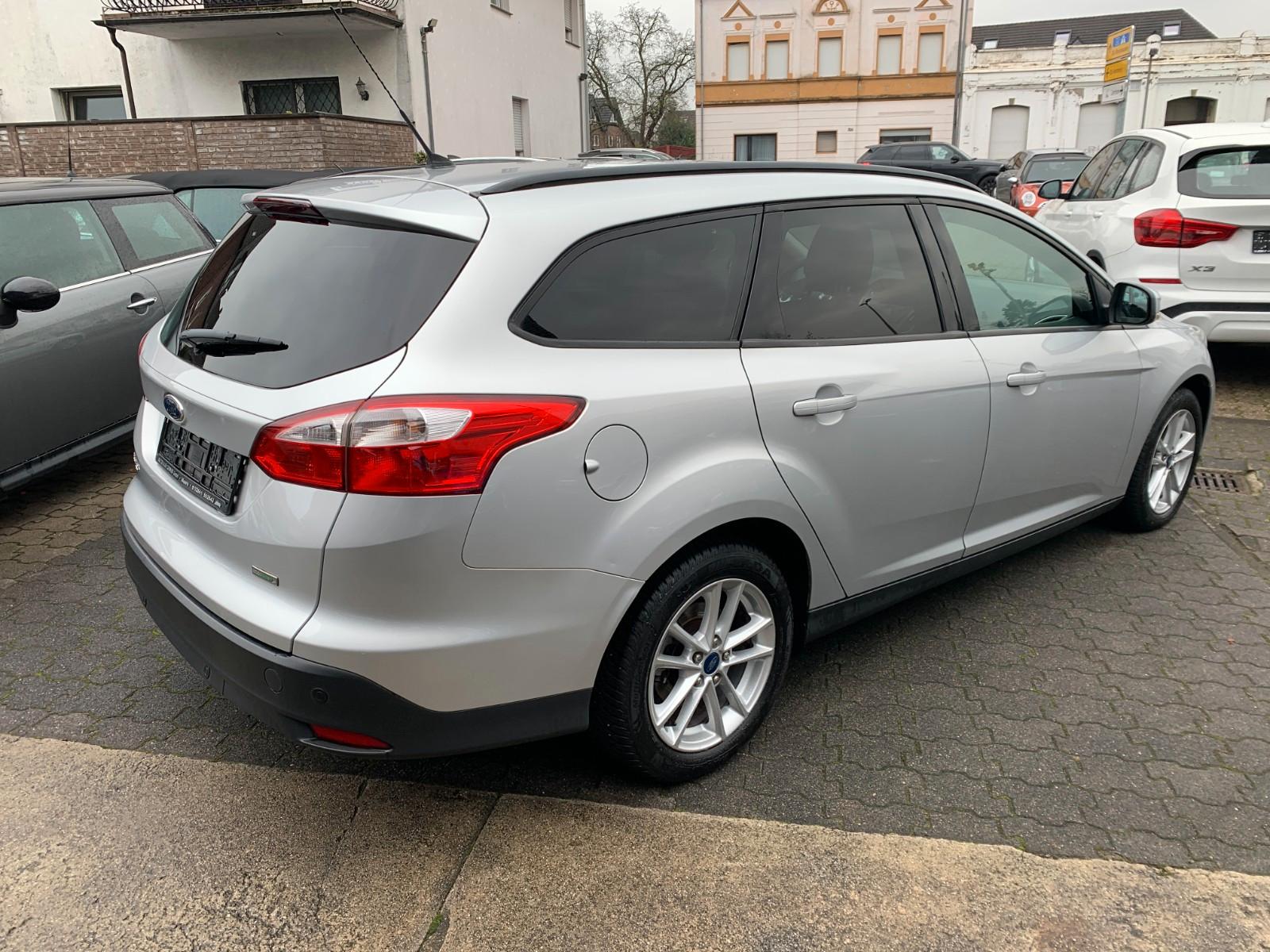 Ford Focus Turnier Edition Zahnriemen gewechselt