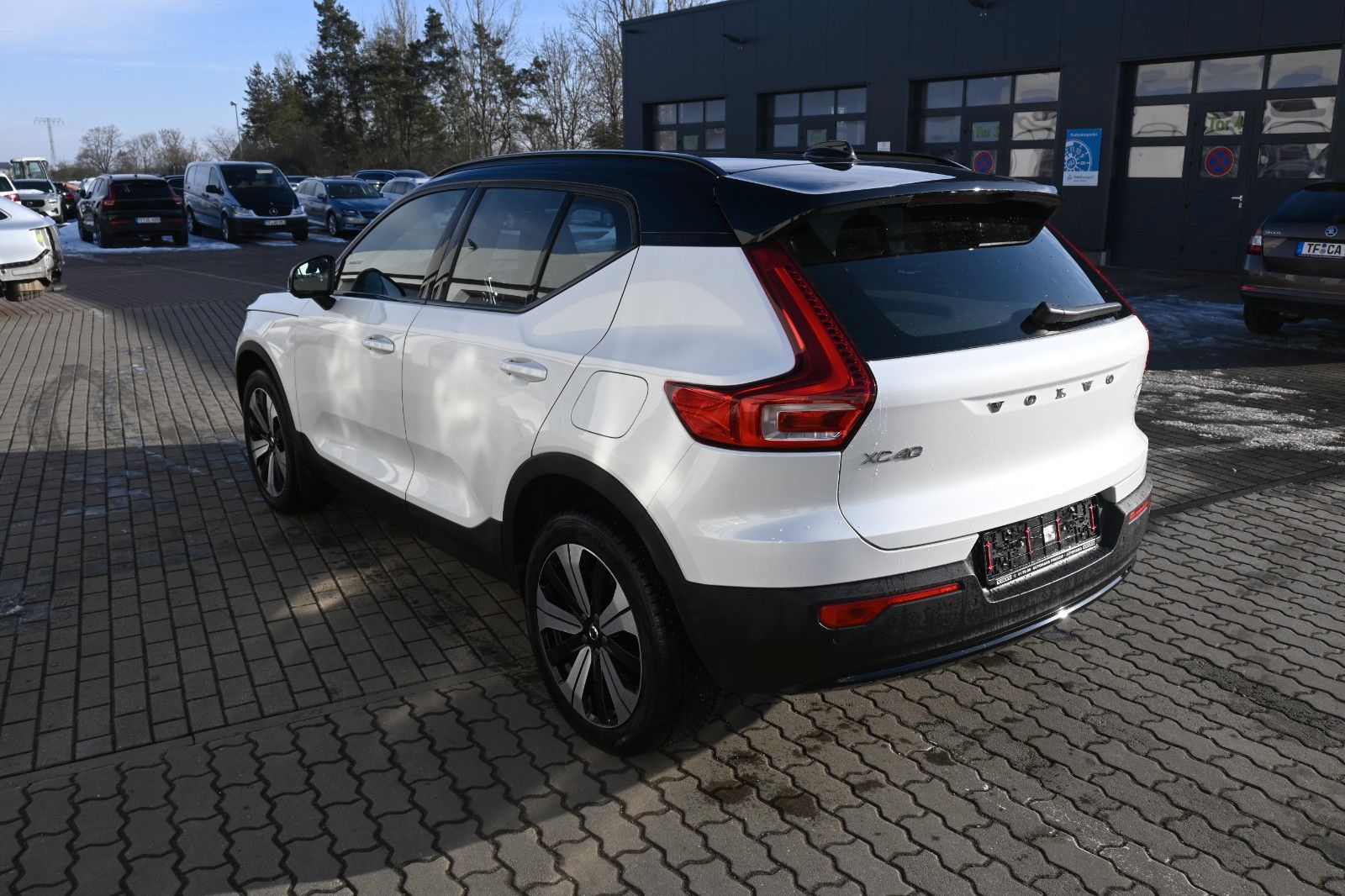 Fahrzeugabbildung Volvo XC40 BEV Core 2WD Single Motor
