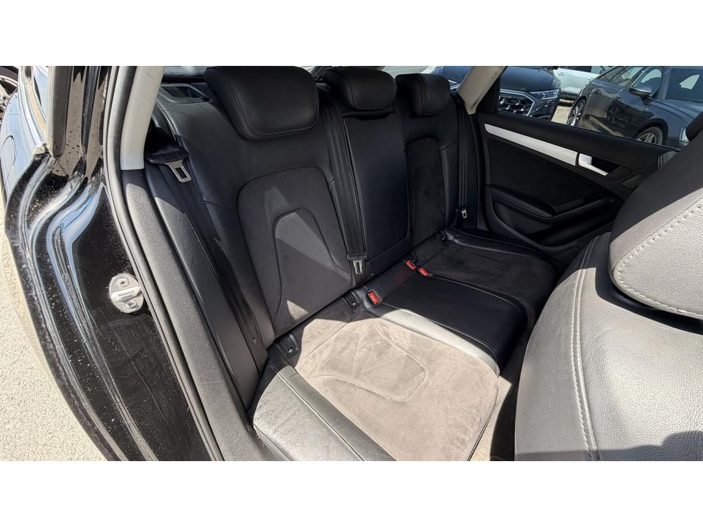 Audi A4 2010 — photo 16