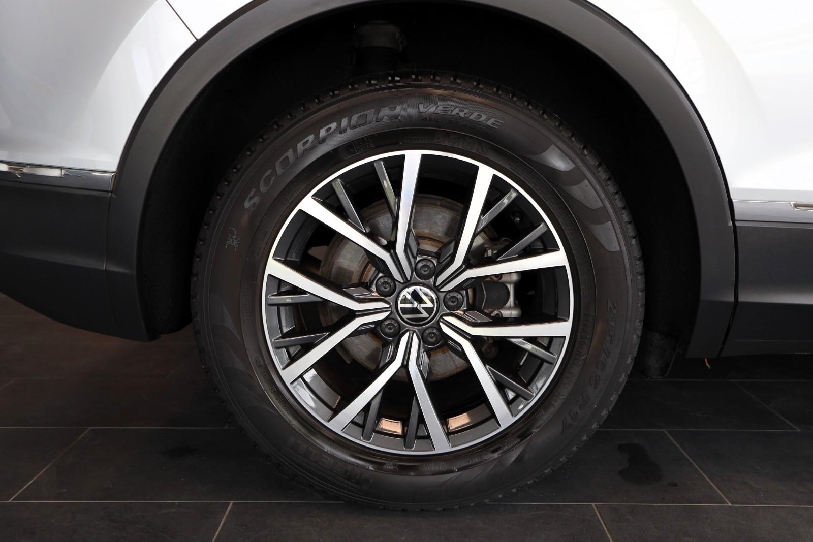 Volkswagen Tiguan 1.5 TSI Life 1.Hand 360° STHZ AHK NAVI, миниатюра 5