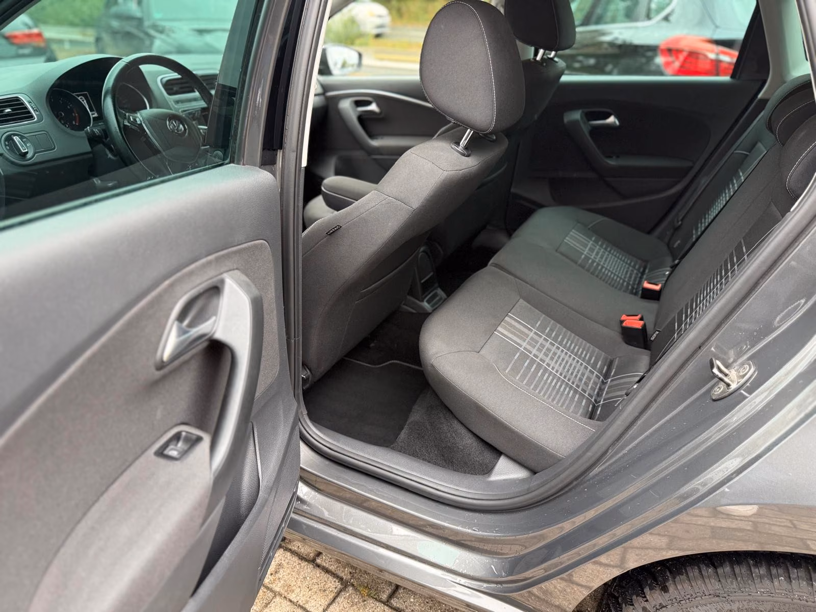 Volkswagen Polo 1,2 Lounge BMT DSG LED Navi SHZ Scheckheft
