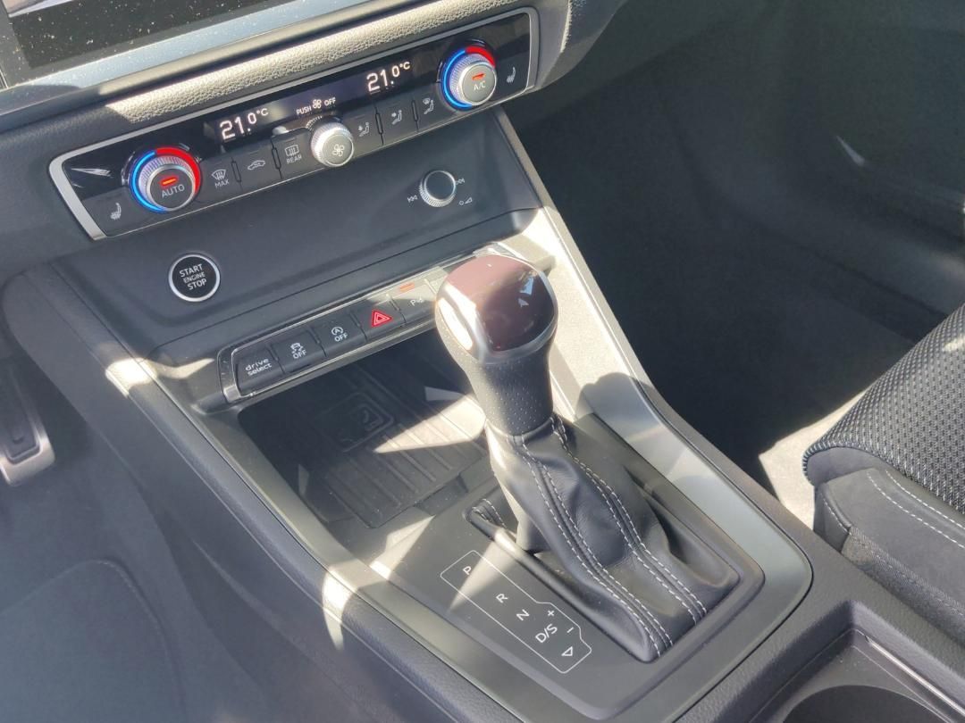 Fahrzeugabbildung Audi Q3 35 1.5 TFSI S-Line AHK,Kamera,LED,Navi,SHZ,LM