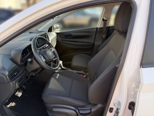 Fahrzeugabbildung Hyundai i20 Essential 1.0 T-GDI +CARPLAY+TEMPOMAT+SHZ+RF