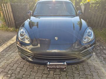 Porsche Cayenne - 2