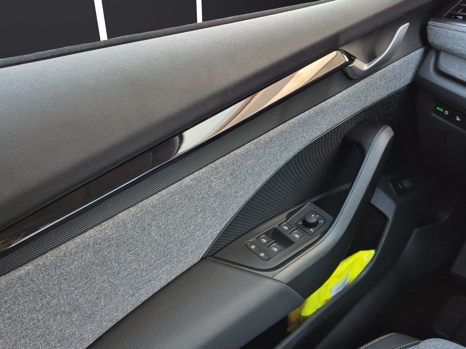 Fahrzeugabbildung SKODA Octavia Combi TDI Selection DSG Matrix Navi ACC
