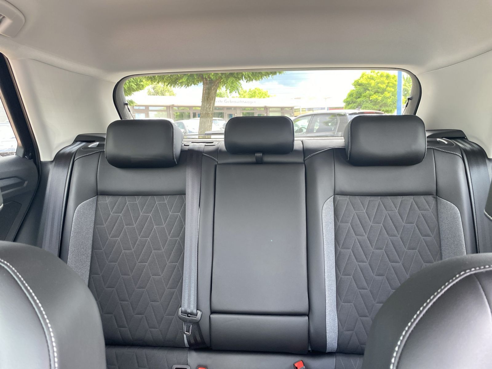 Volkswagen T-Roc - Bild 10