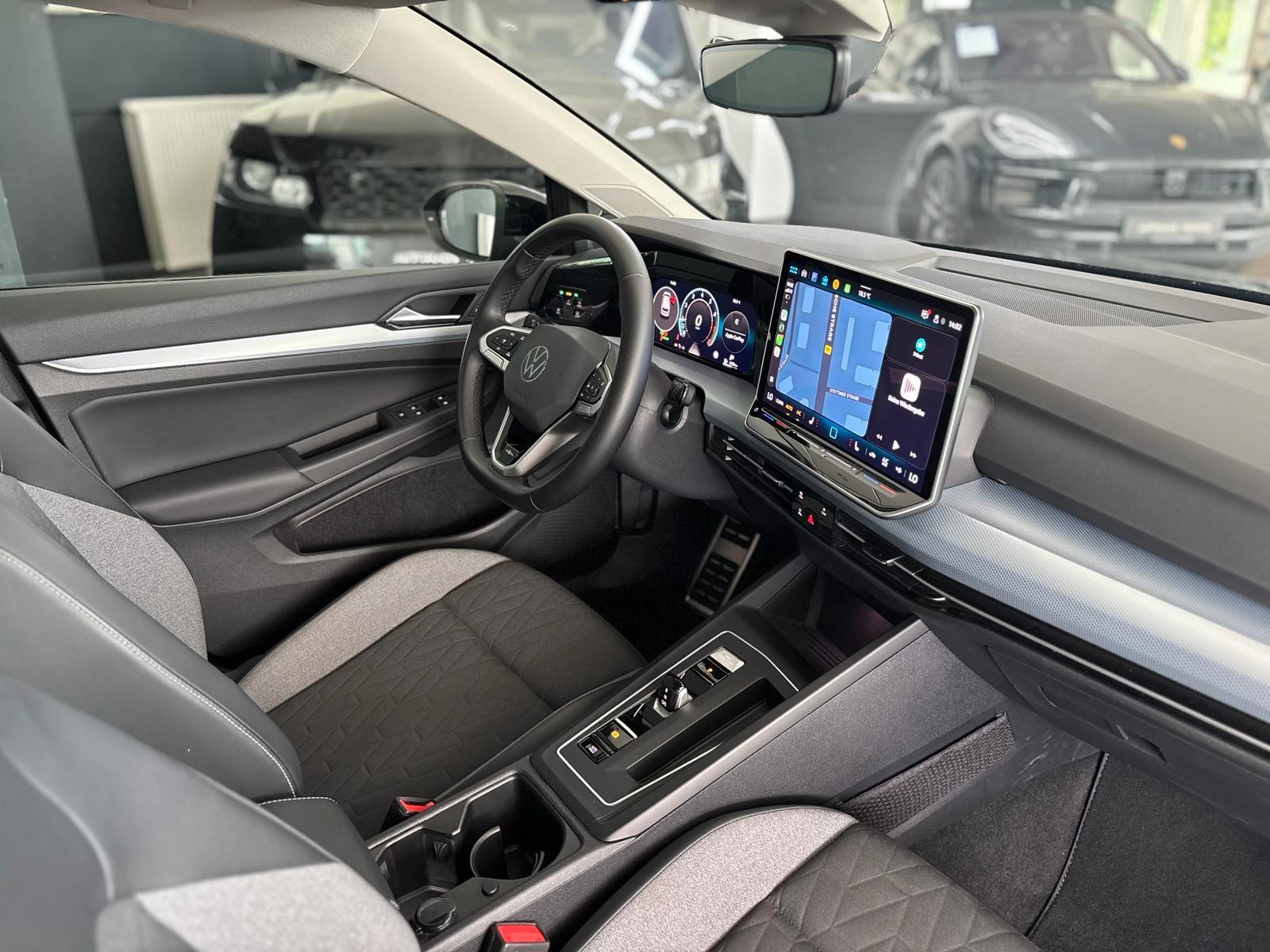 Volkswagen Golf VIII Lim. 1.5 eTSI 1.HAND GOAL NAVI DSG LED, миниатюра 15