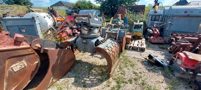 Liebherr 914 Stein-Tieflöffel-Sortiergreifer-Oilquick