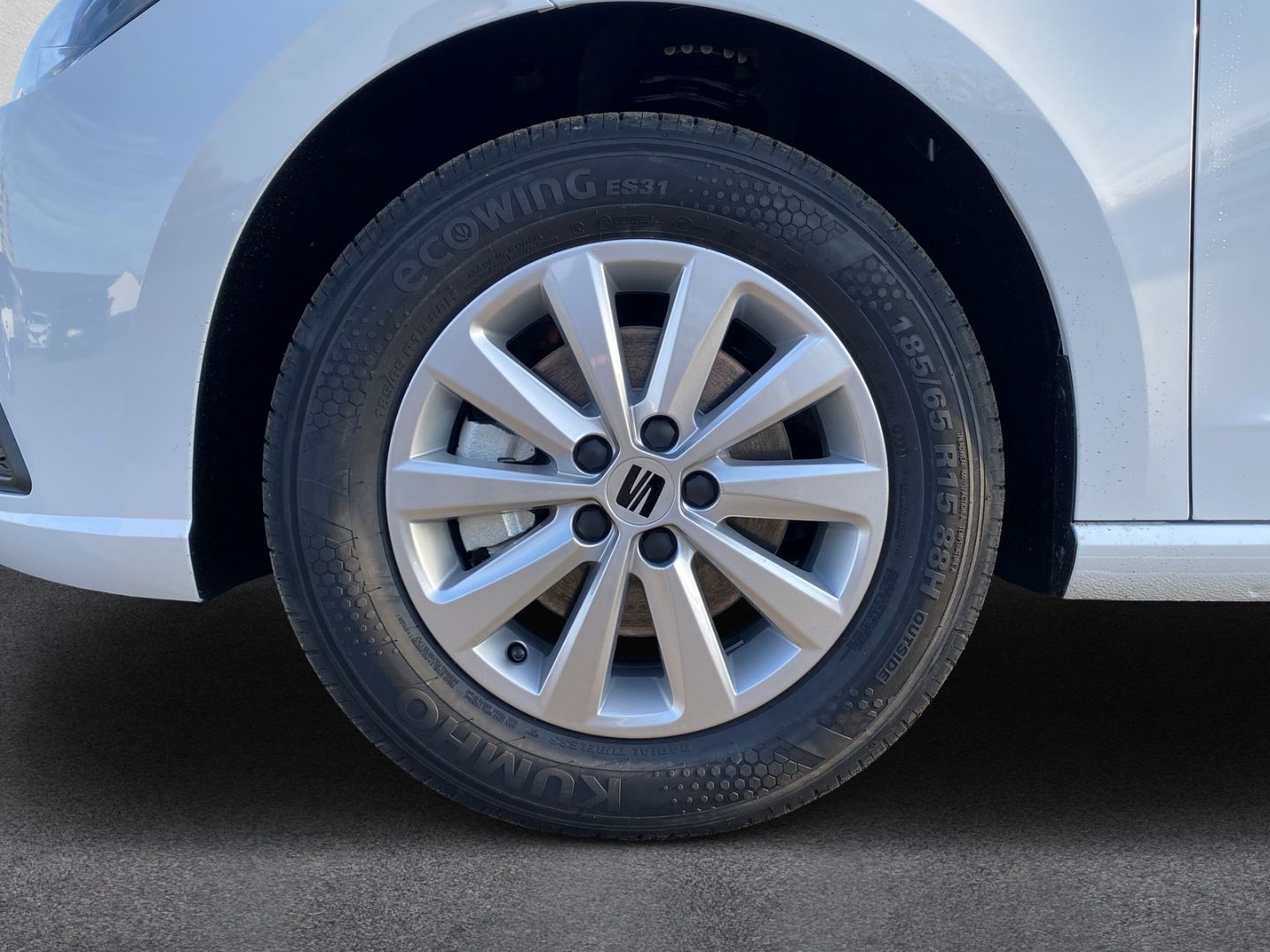 Fahrzeugabbildung SEAT Ibiza Style Road Ed. *SHZ*NAVI*PDC*CAM*Full-Link