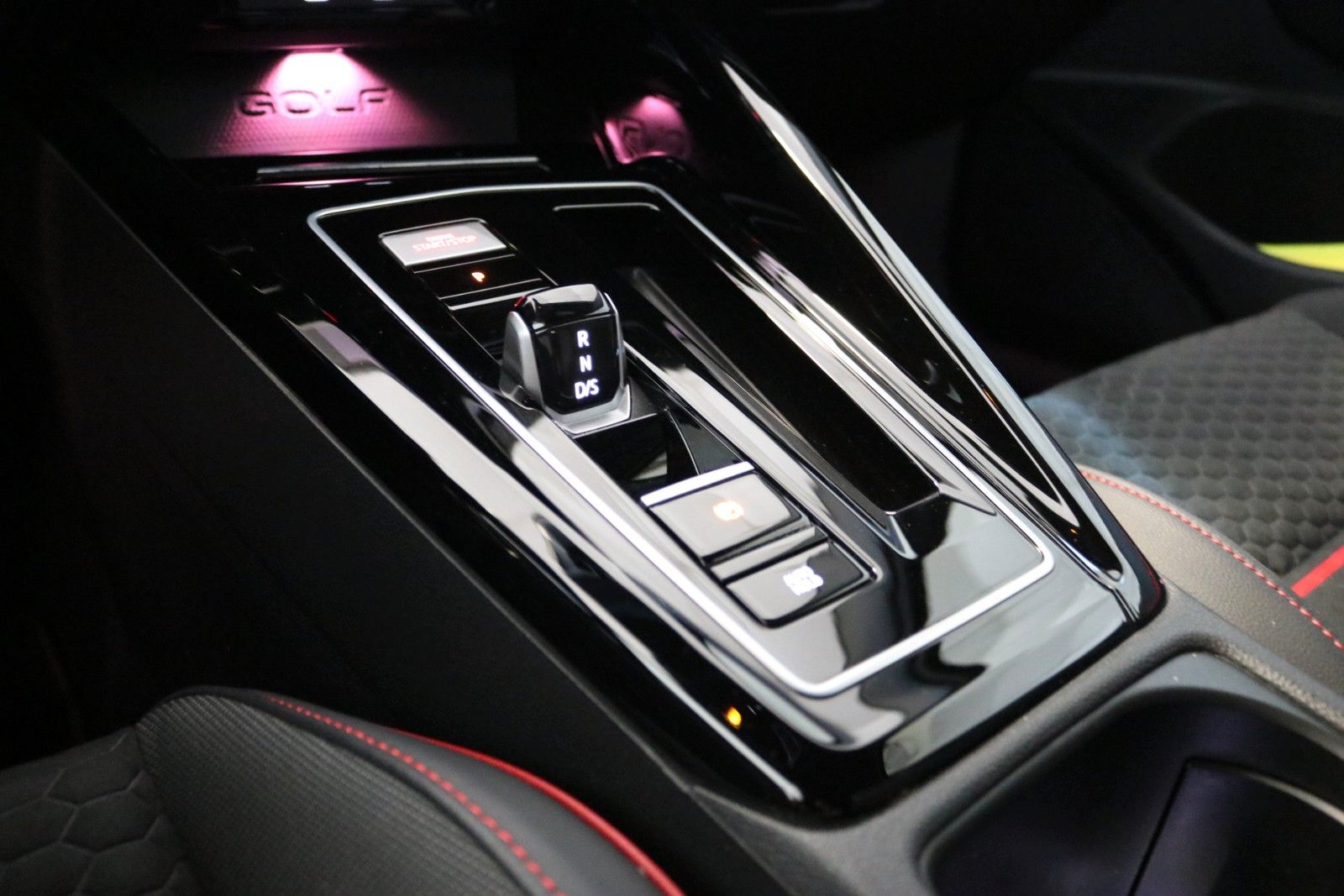 Volkswagen Golf VIII Lim. GTI Clubsport DCC DAB+ Virtual foto 20