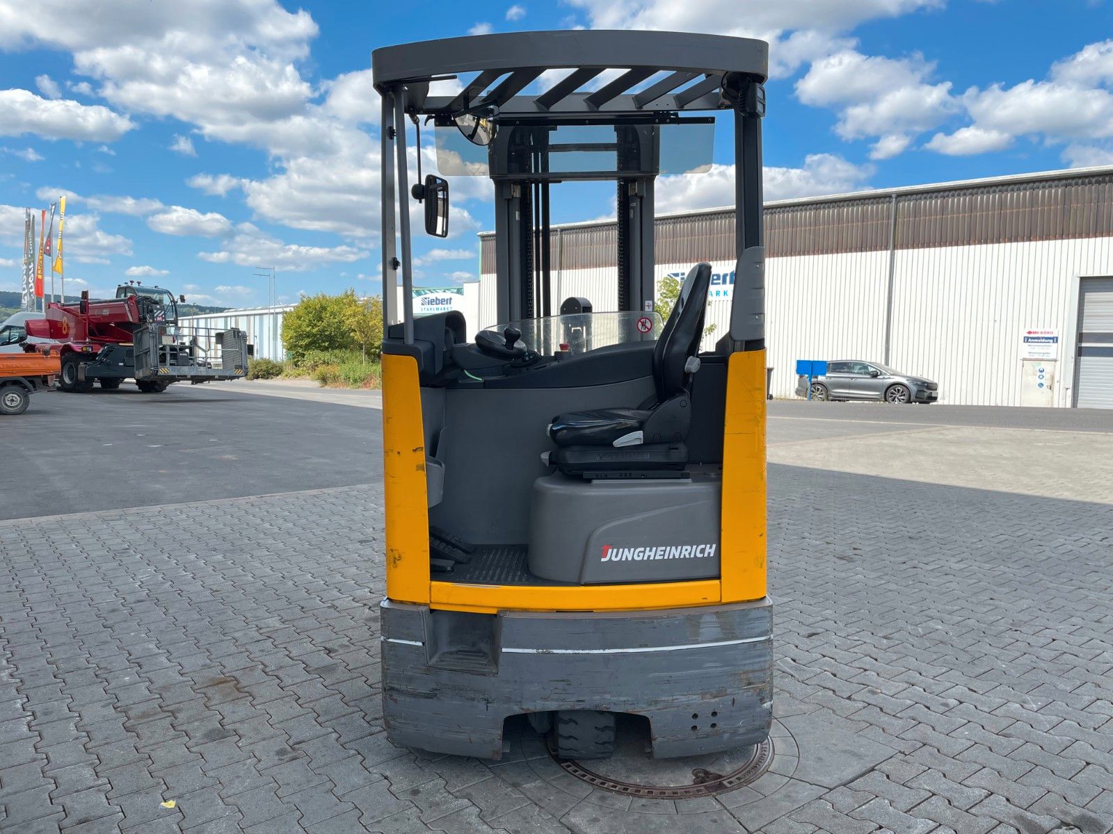 Fahrzeugabbildung Jungheinrich ETV C16 / Triplex 5.72m / SS / nur 2.953h / 2016