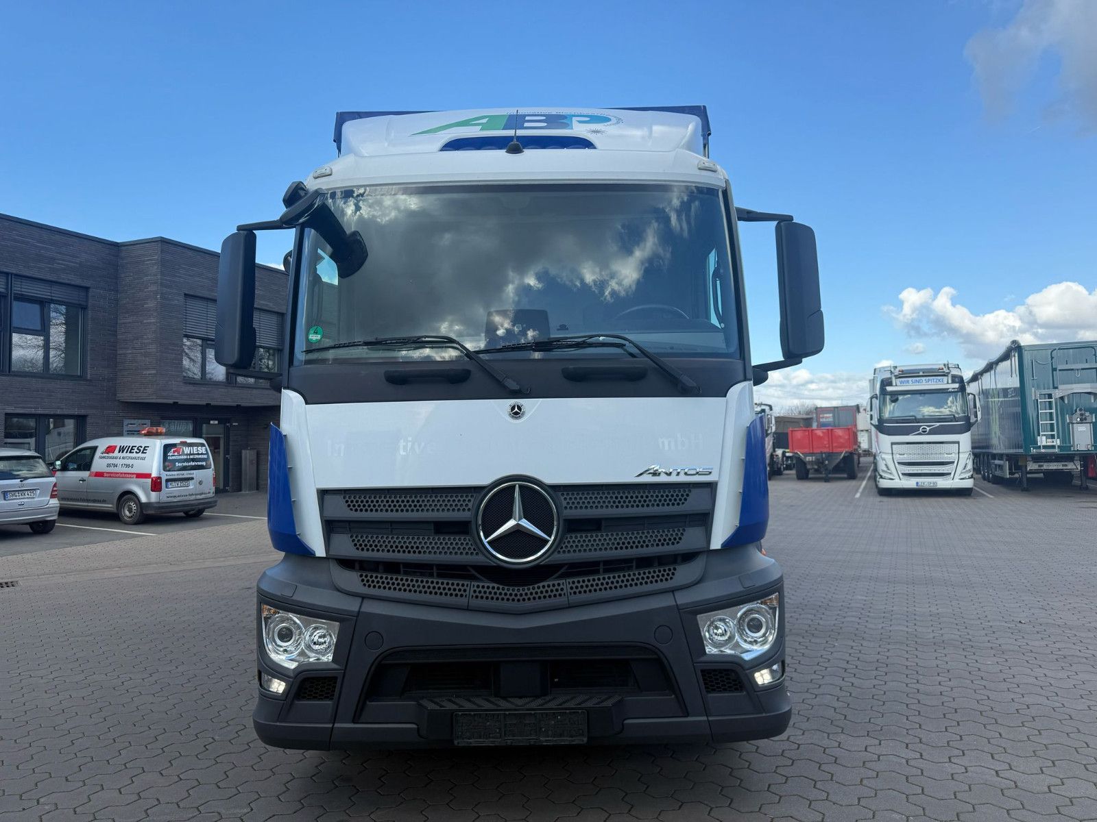 Fahrzeugabbildung Mercedes-Benz Antos 1835 L - 4x2 Schiebeplane