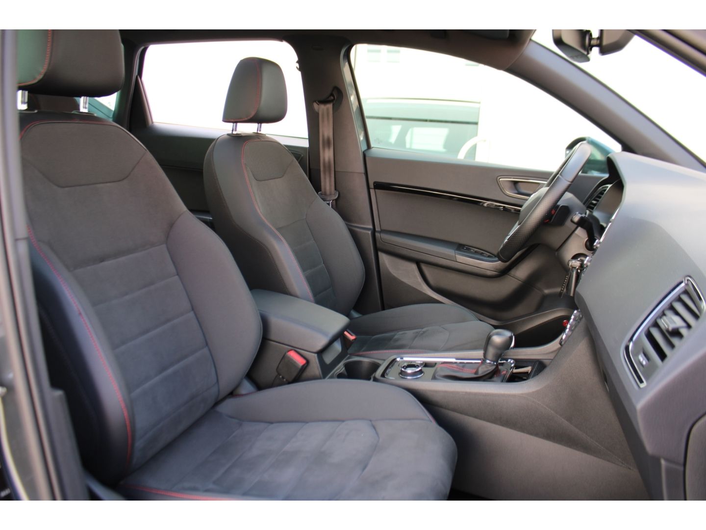 Fahrzeugabbildung SEAT Ateca 4Drive FR ACC LED Pano RFK Full Link AHK W