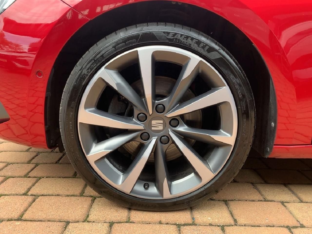 Fahrzeugabbildung SEAT Leon Sportstourer FR + Panorama Schiebedach*