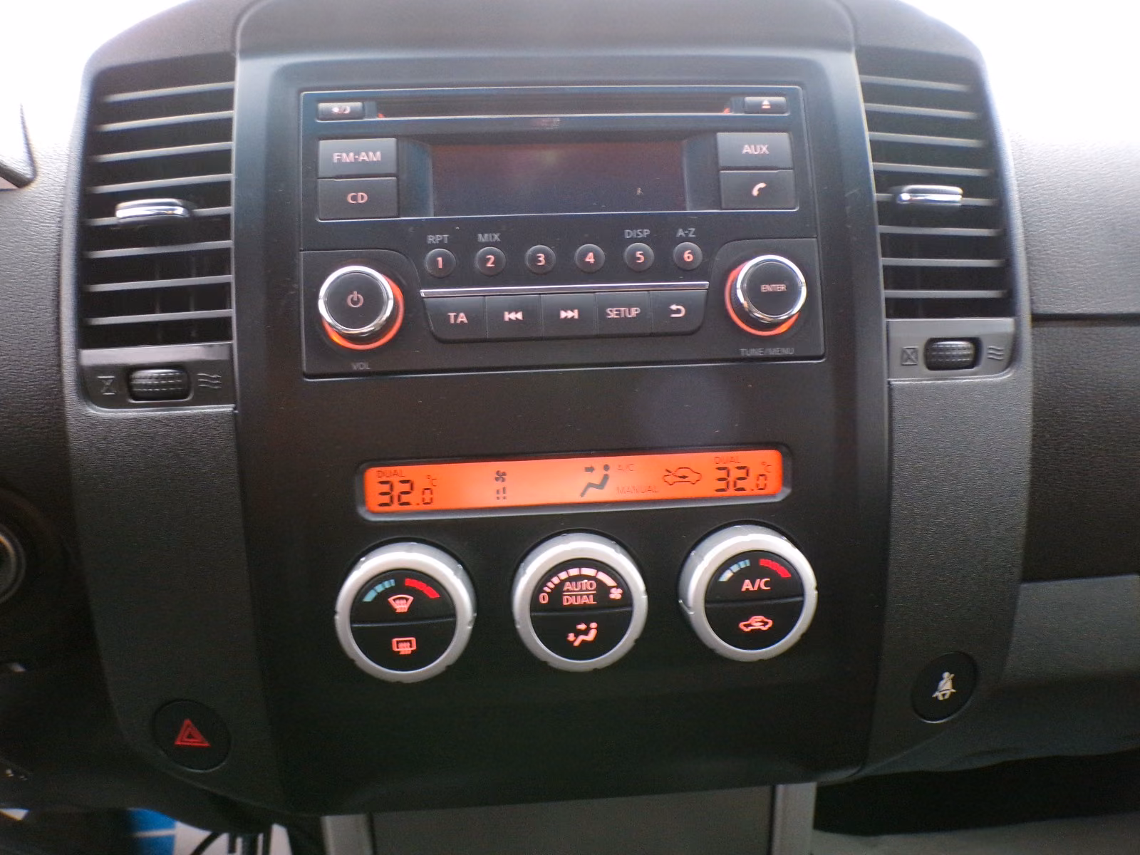 Nissan Pathfinder LE 2.5 dCi 190 ch BVM 4x4 / 7 places / 152 000 km / Toit ouvrant / Cuir / Attelage 3t