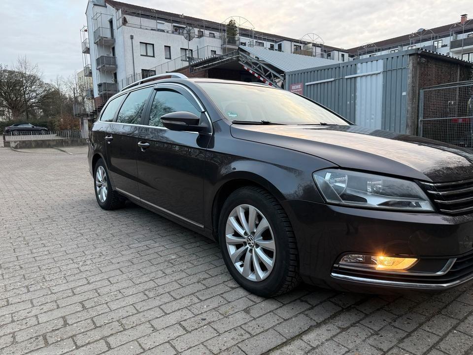 Volkswagen Passat 2011 — photo 7