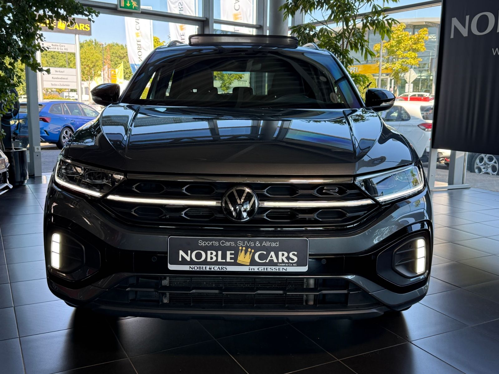 Fahrzeugabbildung Volkswagen T-Roc R-Line 1.5 l TSI  PANO ACC LED NAVI